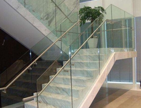 来宾楼梯扶手钢化玻璃